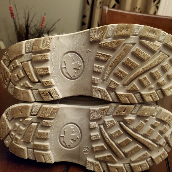 Girls winter boots size 4 - Picture 4 of 5